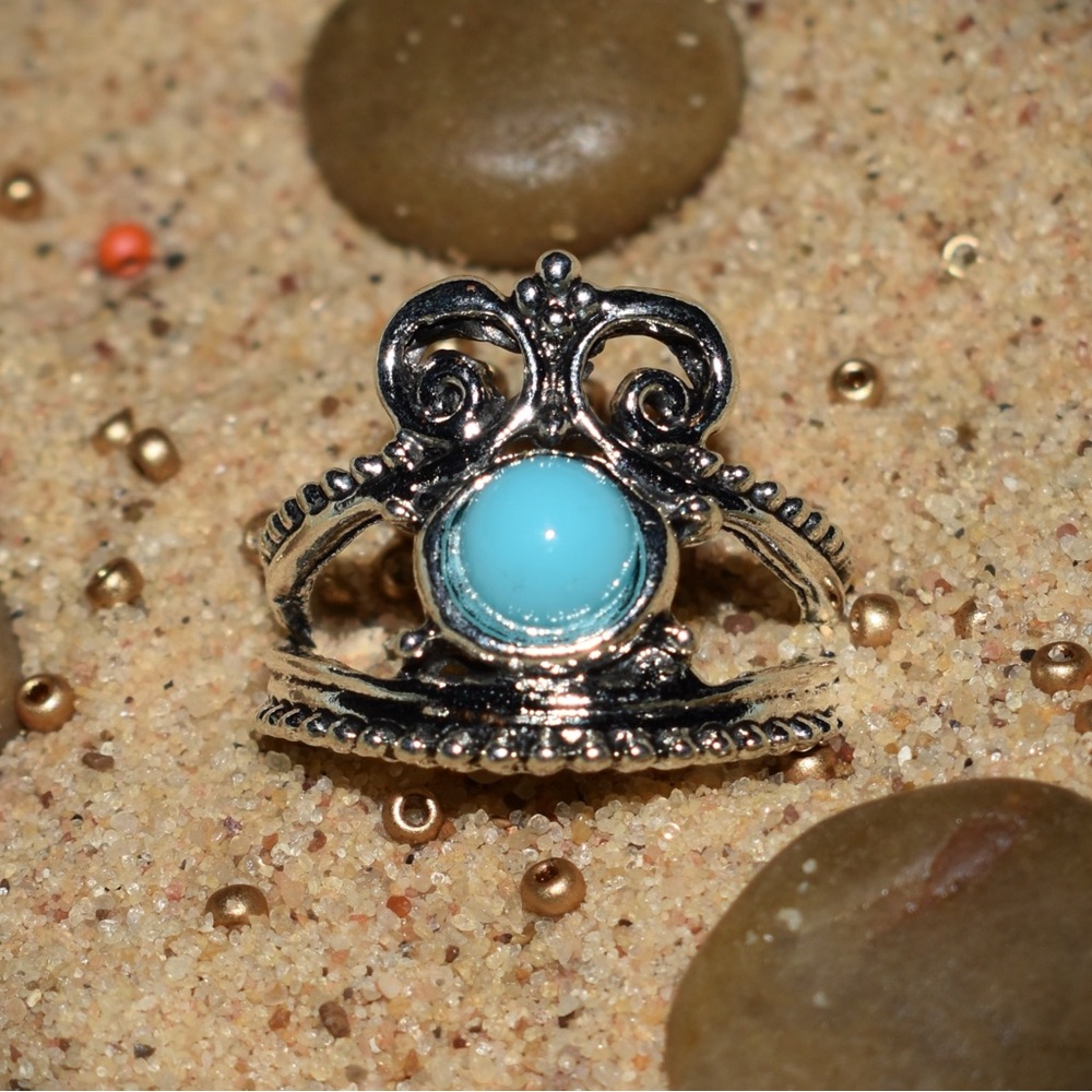 Filigree Crown Stacking Ring